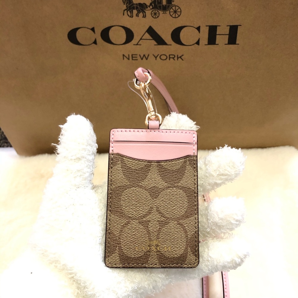 💕Coach ID Lanyard in Signature Canvas 🥰💕